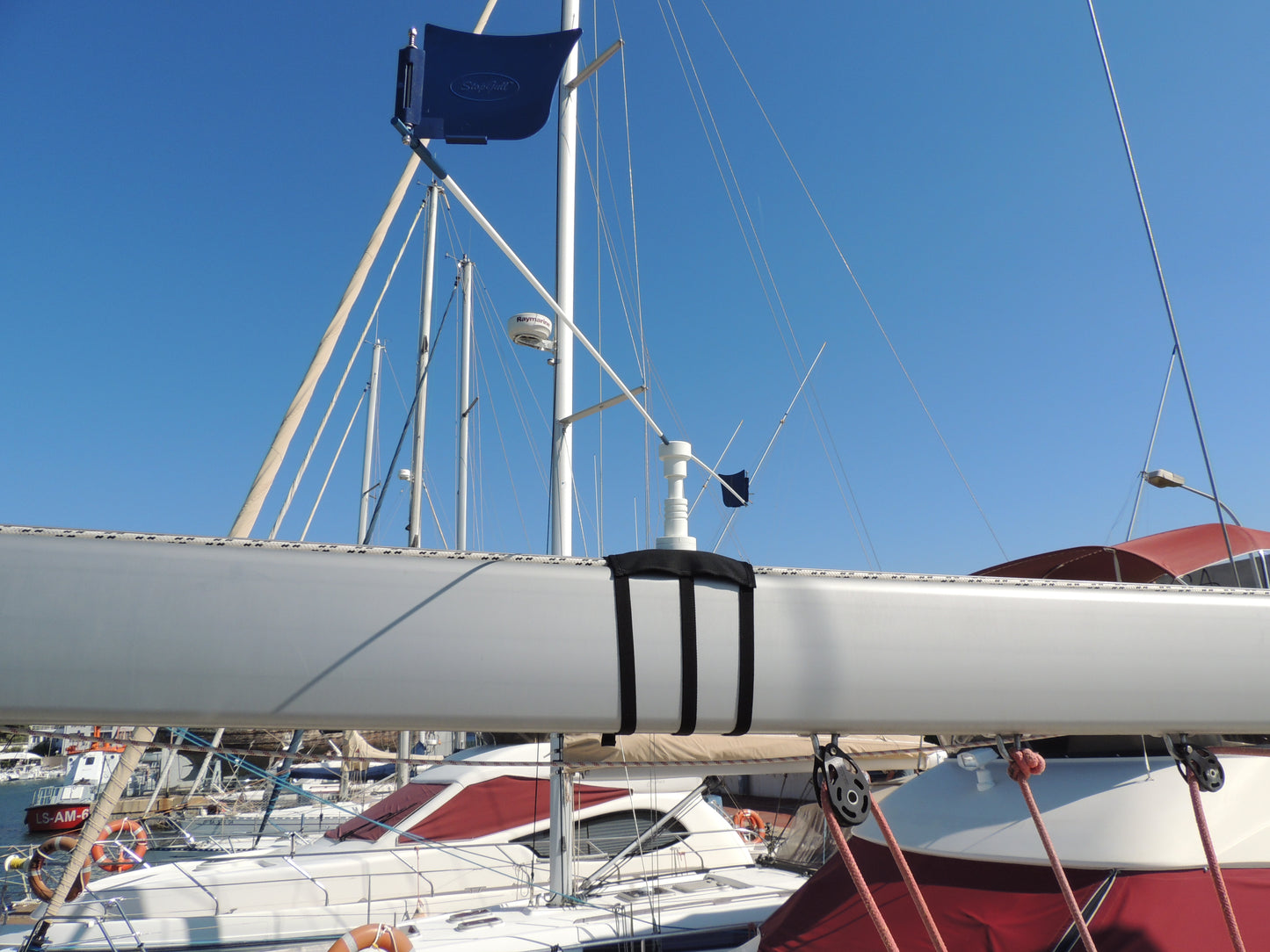 Boom & folded Bimini support
